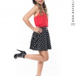 Look Retrô: Saia Plissada P&B de Poá + Blusinha Laranja!