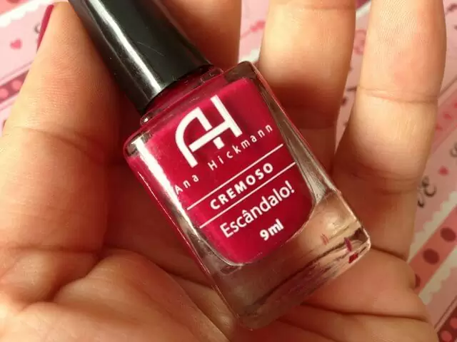 esmalte escândalo