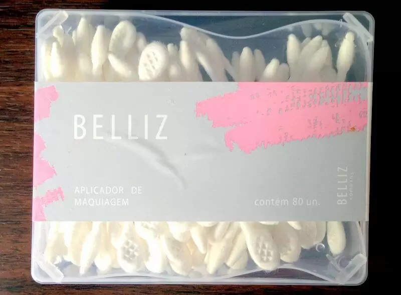 aplivcador de maquiagem belly