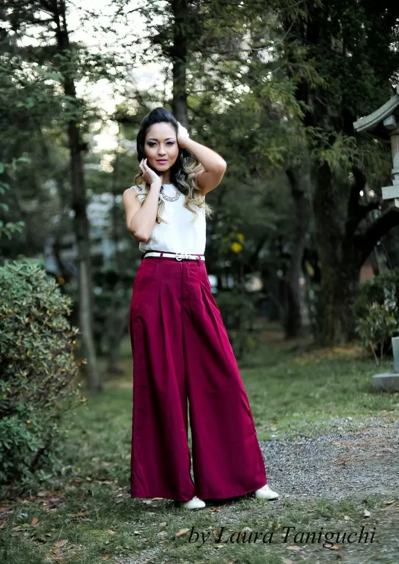 Calça Pantalona e Blusa Com Costas Rendada!