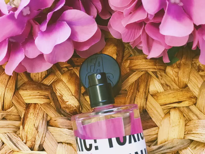 perfume toxic pink natura faces juro valendo